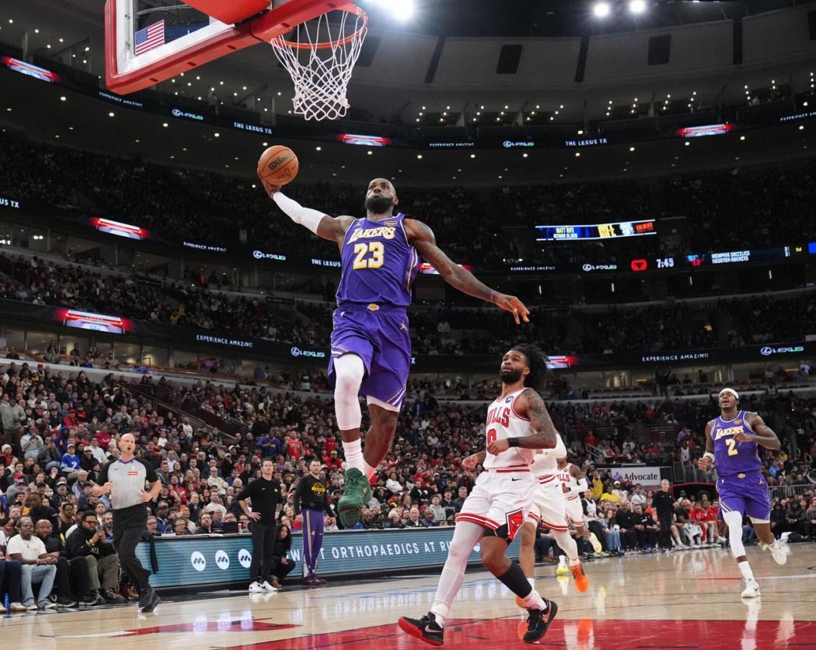 天博体育-詹姆斯24+5创NBA历史第1神迹！东契奇46+7+11+8记3分刷爆纪录